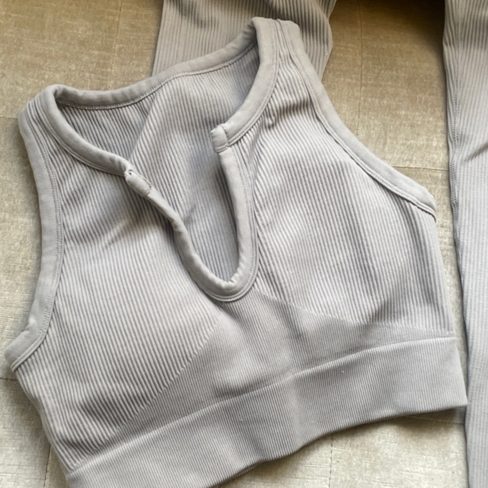 Gray Ribbed Activewear Set - Picture 2 of 5